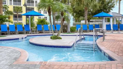 Resort pool at Marriotts Harbour Lake